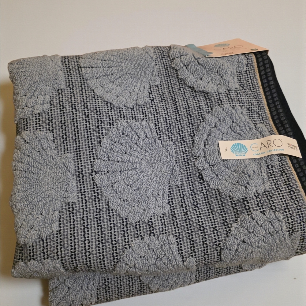 Caro 2 Bath Towels Coastal Collection Seashells Blue NWT